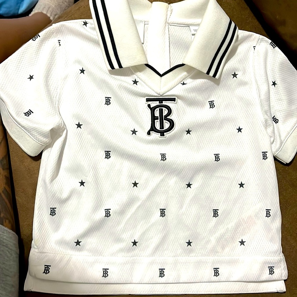 Toddler size 18 months Burberry polyester shirt 🔥🔥🔥🔥